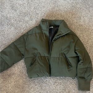Green cropped puffer coat